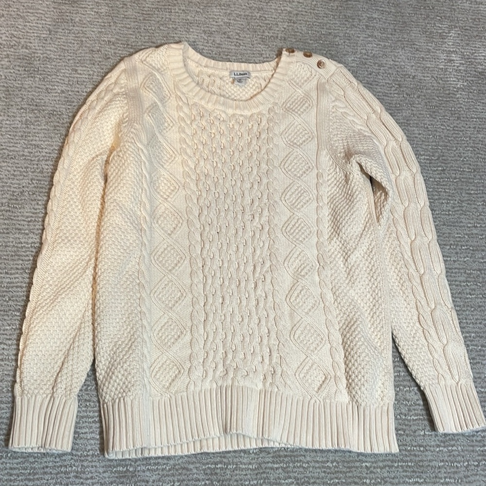 LL Bean Cream Cable Knit Sweater Size M